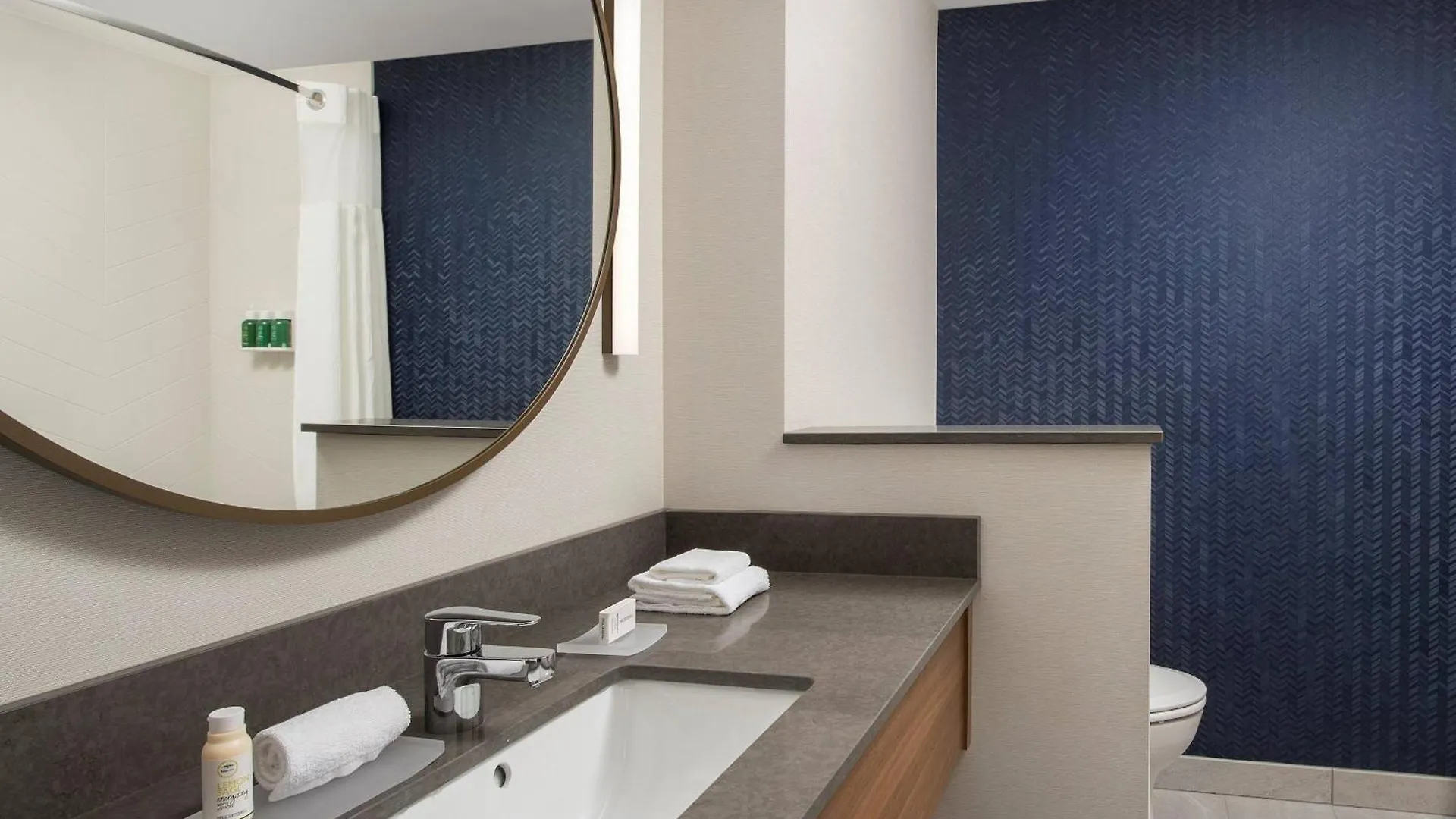 Fairfield Inn & Suites Nashville Near Vanderbilt